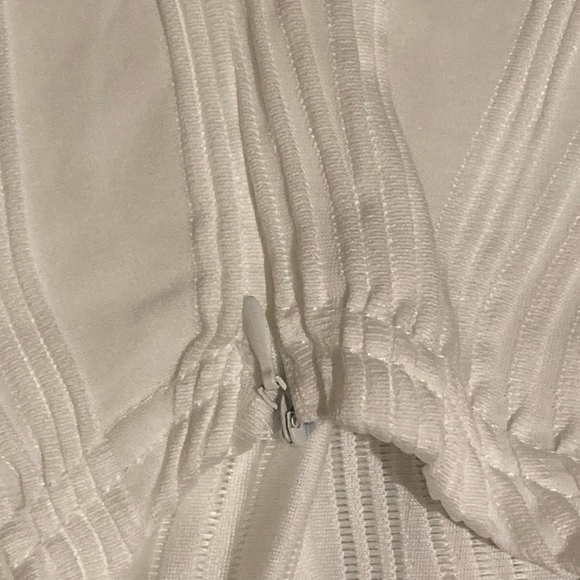 SHEIN textured white tank top - Picture 4 of 5